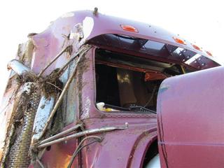 1999 Freightliner Classic XL Salvage