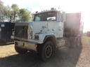 2001 Volvo ACL64 Day Cab Tractor 2001 Volvo ACL64 Day Cab Tractor