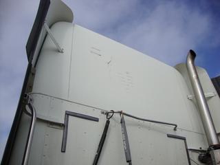 2004 FREIGHTLINER CL120 COLUMBIA Salvage