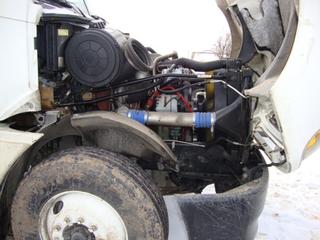 2004 FREIGHTLINER CL120 COLUMBIA Salvage