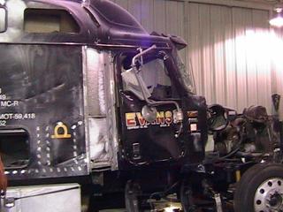2003 International model 9900I Salvage