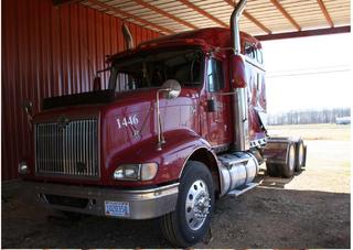 2000 International 9400i Salvage