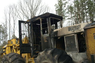 2004 JOHN DEERE 643H Salvage