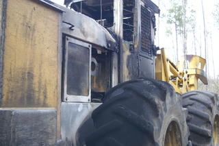 2004 JOHN DEERE 643H Salvage