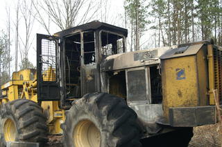 2004 JOHN DEERE 643H Salvage