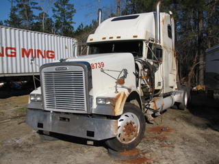 2000 Freightliner Classic XL Salvage 2000 Freightliner Classic XL Salvage