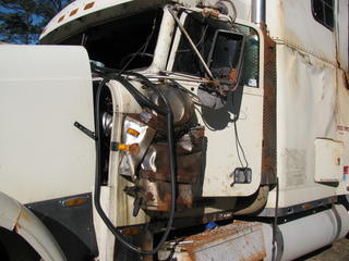 2000 Freightliner Classic XL Salvage 2000 Freightliner Classic XL Salvage