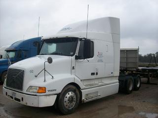 1999 Volvo VNL64T Salvage 1999 Volvo VNL64T Salvage