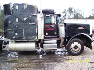 1999 PETERBILT Salvage 1999 PETERBILT Salvage