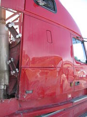 2001 VOLVO 660 Salvage 2001 VOLVO 660 Salvage