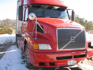 2001 VOLVO 660 Salvage 2001 VOLVO 660 Salvage