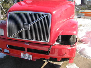 2001 VOLVO 660 Salvage 2001 VOLVO 660 Salvage