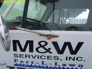 1987 INTERNATIONAL WITH DUMP BOX Salvage 1987 INTERNATIONAL WITH DUMP BOX Salvage