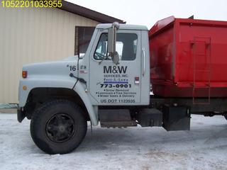 1987 INTERNATIONAL WITH DUMP  BOX  Salvage