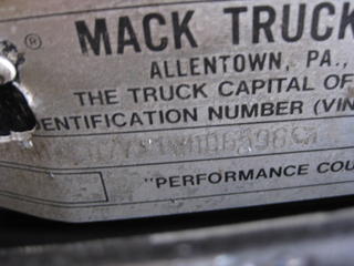 2001 MACK CX613 Salvage