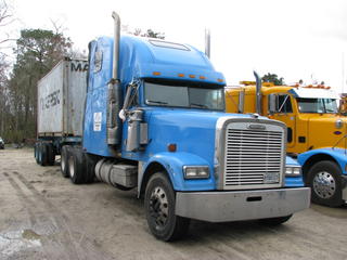 2000 Freightliner Salvage