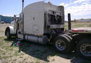 2004 Peterbilt 379 Salvage