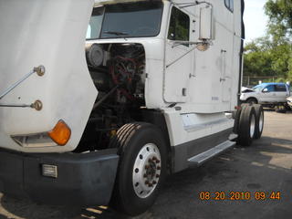 1997 Freightliner FLD 120 Road Tractor Salvage 1997 Freightliner FLD 120 Road Tractor Salvage
