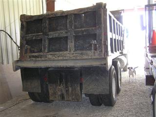 1996 Mack RD688S dump truck Salvage