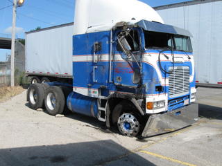 1998 Freightliner Model FLB9064T Salvage 1998 Freightliner Model FLB9064T Salvage