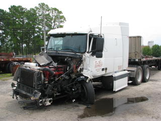 2003 Volvo VNL64 Salvage