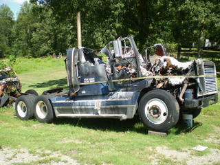 1995 Freightliner FLD 112  Salvage