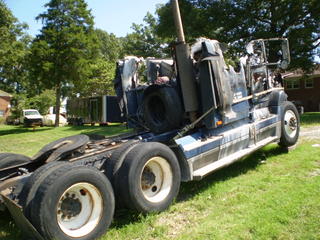 1995 Freightliner FLD 112 Salvage 1995 Freightliner FLD 112 Salvage