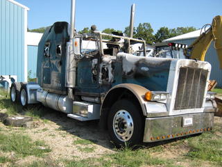 1997 Peterbilt 379 Cat 550hp Salvage