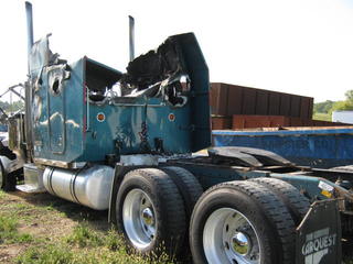 1997 Peterbilt 379 Cat 550hp Salvage
