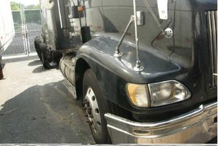 2004 international 9200 i  Salvage