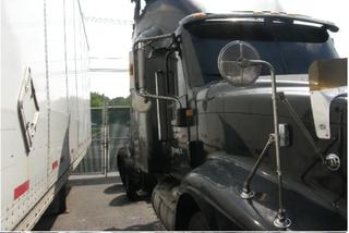 2004 international 9200 i  Salvage