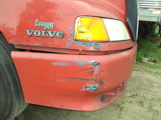 2000 Volvo VNL64T660 Salvage 2000 Volvo VNL64T660 Salvage
