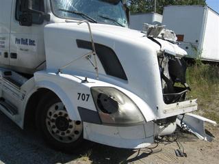 2004 Volvo VNL 660 Salvage 2004 Volvo VNL 660 Salvage
