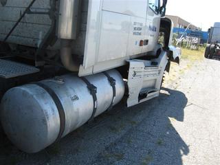 2004 Volvo VNL 660 Salvage 2004 Volvo VNL 660 Salvage