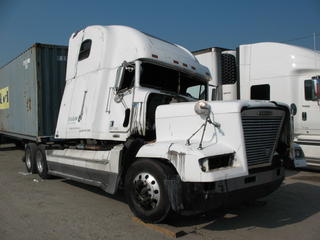 2001-freightliner Salvage
