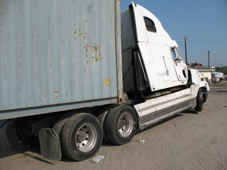 2001-freightliner Salvage 2001-freightliner Salvage
