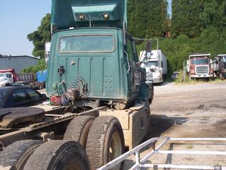 1997 Ford L-9000 Day Cab Tractor Salvage 1997 Ford L-9000 Day Cab Tractor Salvage
