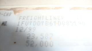 2000 FREIGHTLINER FLD Salvage 2000 FREIGHTLINER FLD Salvage
