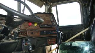 2000 FREIGHTLINER FLD Salvage 2000 FREIGHTLINER FLD Salvage