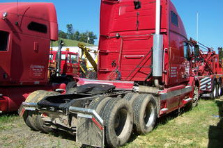 2004 Volvo VNL64T670 Salvage 2004 Volvo VNL64T670 Salvage