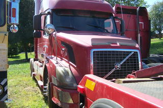 2004 Volvo VNL64T670 Salvage 2004 Volvo VNL64T670 Salvage
