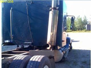 2003 Freightliner Salvage