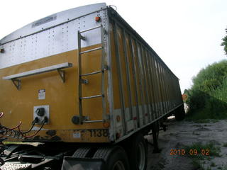 2000 Cornhusker Bottom Hopper Salvage
