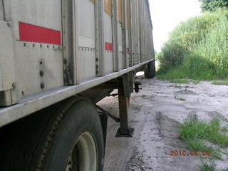 2000 Cornhusker Bottom Hopper Salvage