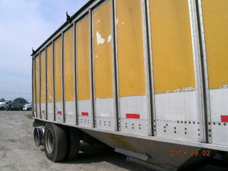 2000 Cornhusker Bottom Hopper Salvage
