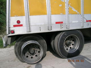 2000 Cornhusker Bottom Hopper Salvage