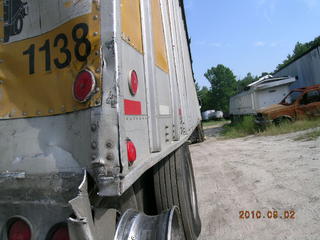 2000 Cornhusker Bottom Hopper Salvage