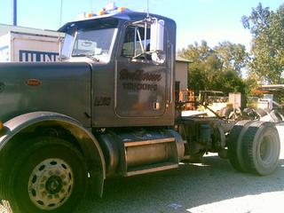 2001 Peterbilt 379 QUICK BID Salvage