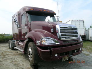 06 Freightliner Columbia Salvage