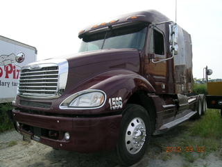 06 Freightliner Columbia Salvage